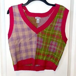 Fun Multi Color Plaid Cropped Sweater Vest NWT💗💚